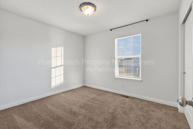 Building Photo - 401 Falcons Prey