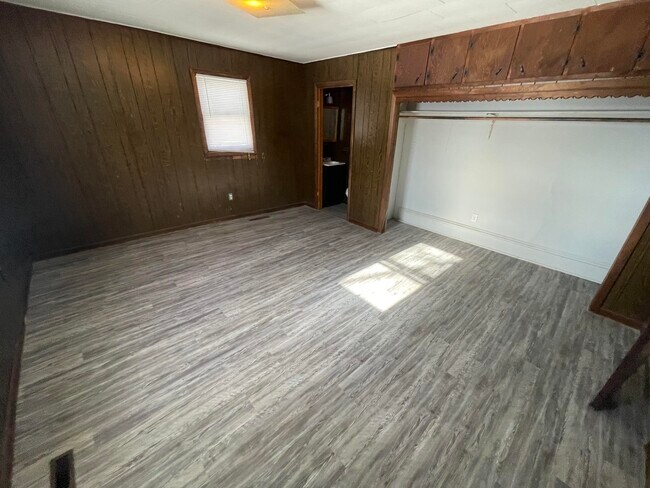 Building Photo - 308 Stewart-