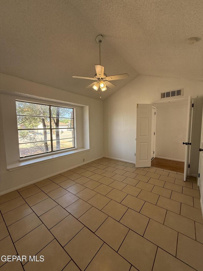 Building Photo - 1670 Jones Ln