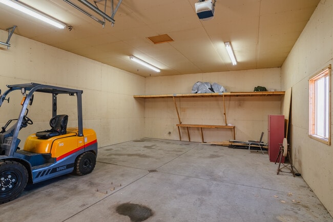 Building Photo - 284 N 45th E