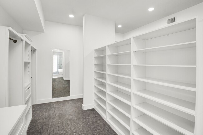 Building Photo - 435 Ocean Shore Blvd