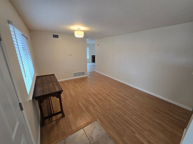 Building Photo - Lovely 3 Bedroom Home in Walnut