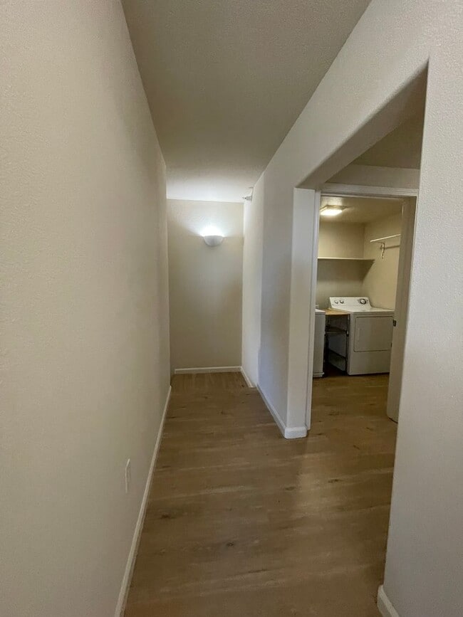 Building Photo - Vessona: Desirable Gated Community: 2bdrm 2bath with Loft!