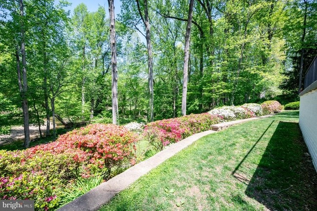 Building Photo - 1554 Forest Villa Ln