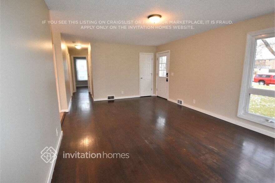 Building Photo - 6633 Idaho Ave N