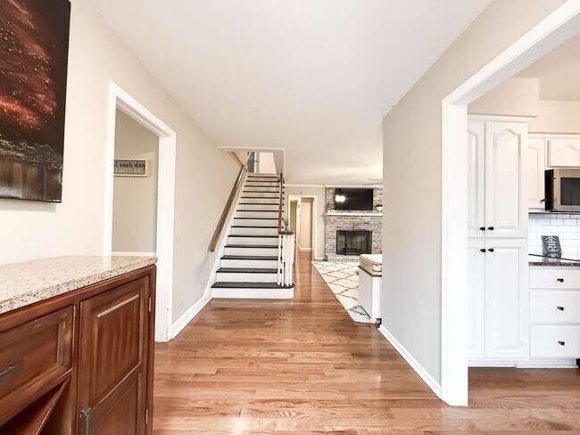 Building Photo - NO APPLICATION FEE FOR 72 HOURS! Spacious Fully-Furnished 5-Bedroom Home | Mid-Term Rental in Gre...
