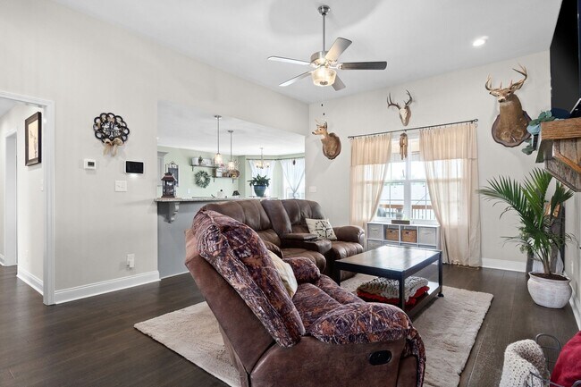 Building Photo - 784 Crestone Ln