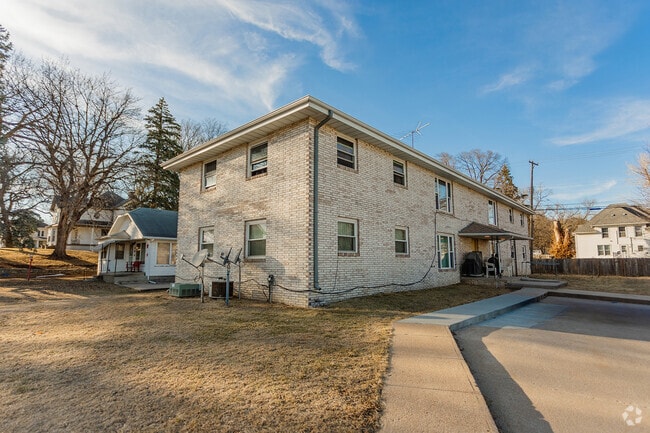 Building Photo - 402 W Eldora Ave