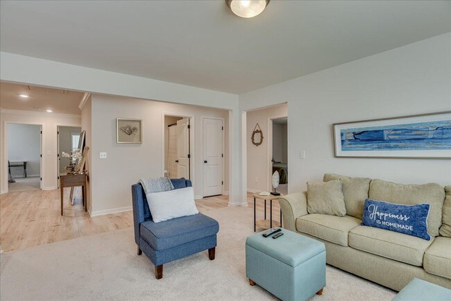 Building Photo - 6233 High Top Ln