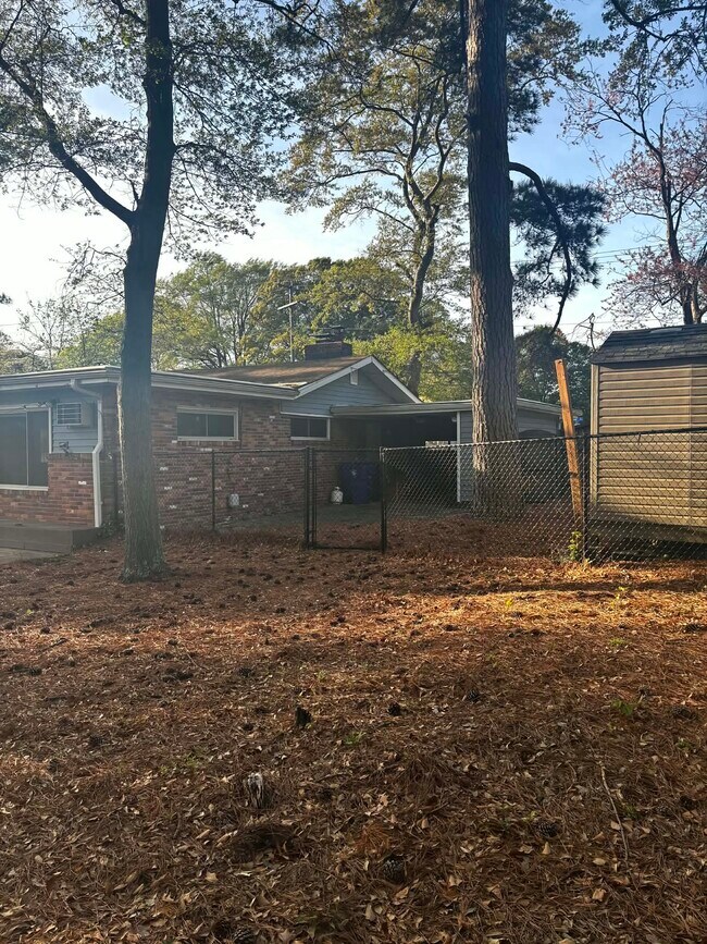 Building Photo - 339 Thole St