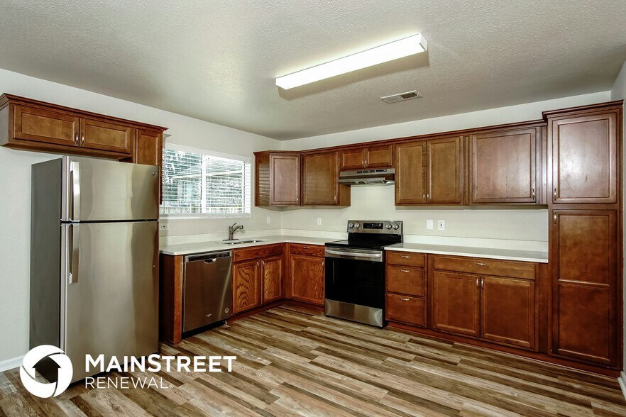 Building Photo - 202 Valleyside Dr NE
