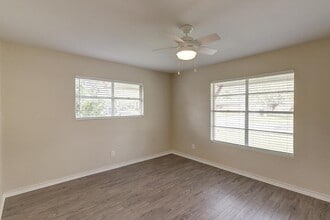 Building Photo - 1106 Bradshaw Dr