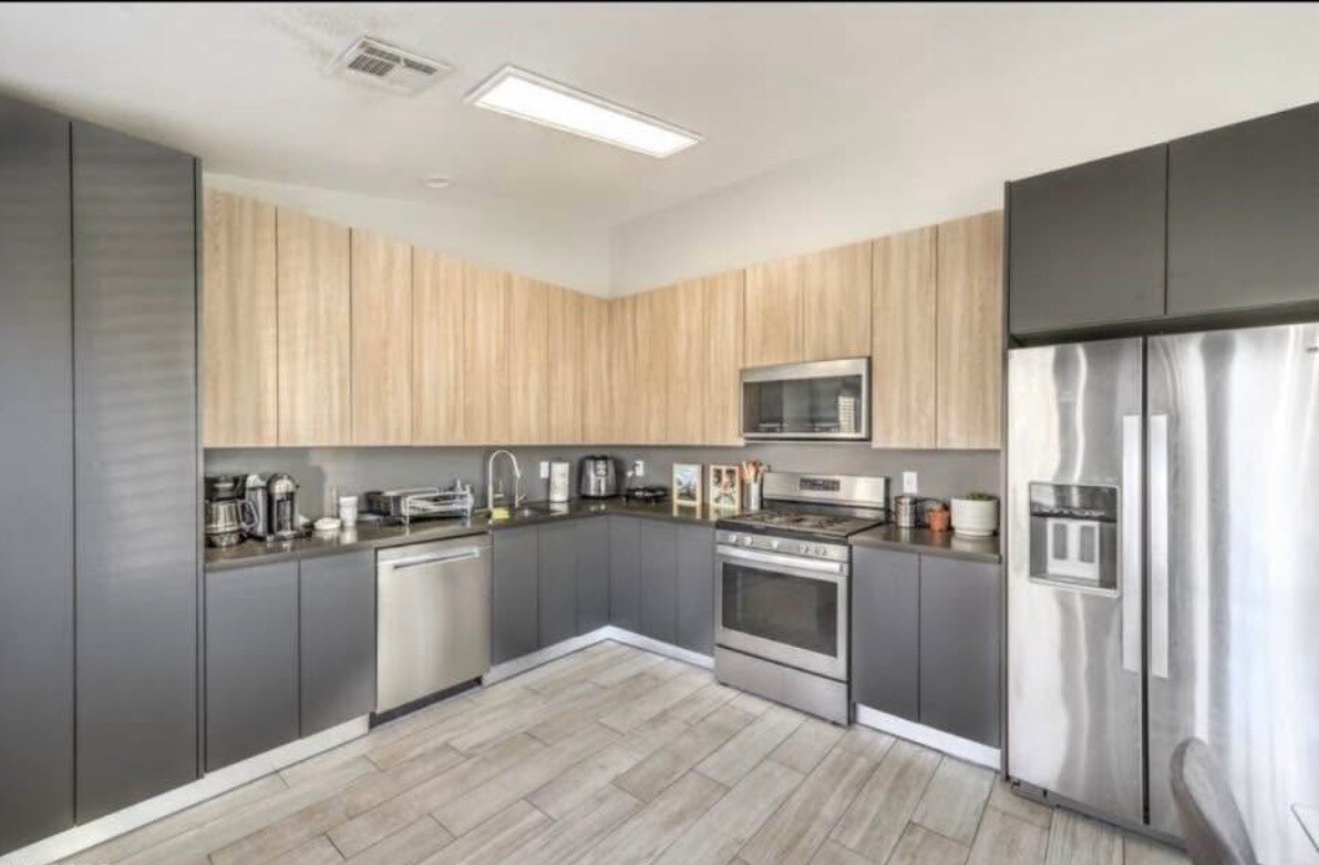 Building Photo - 7041 Harbor View Dr