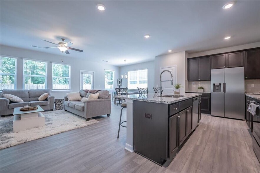 Building Photo - 454 Burgundy Terrace SE