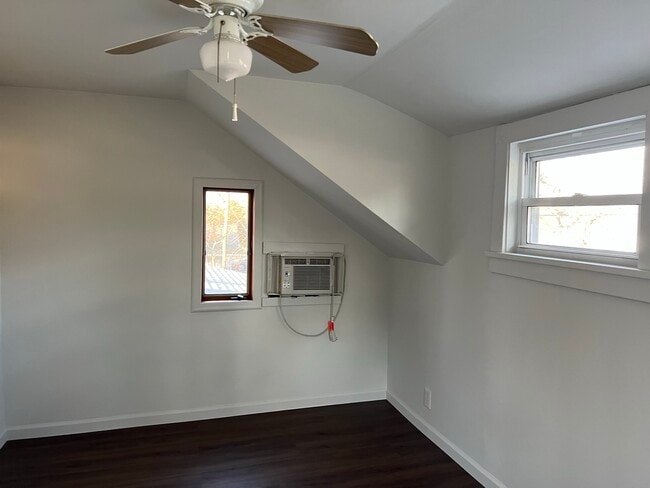 Bedroom w/ fan - 216 Holbrook Ave