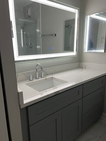 Building Photo - 405 N Wabash Ave