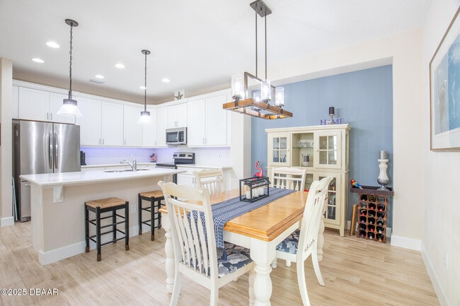 Building Photo - 225 St Somewhere Dr