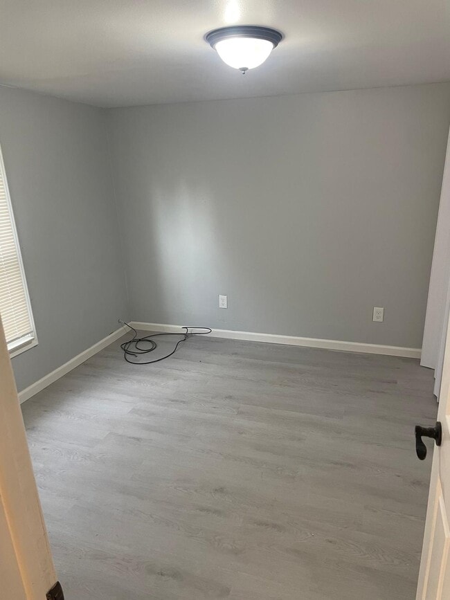 Building Photo - 20934 Hollywood St