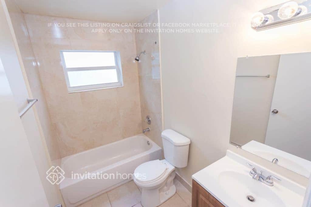 Building Photo - 1055 SW 4th Ave