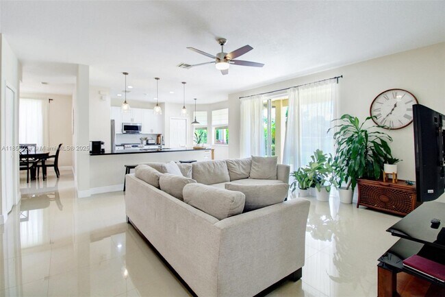 Building Photo - 1610 Sandpiper Cir