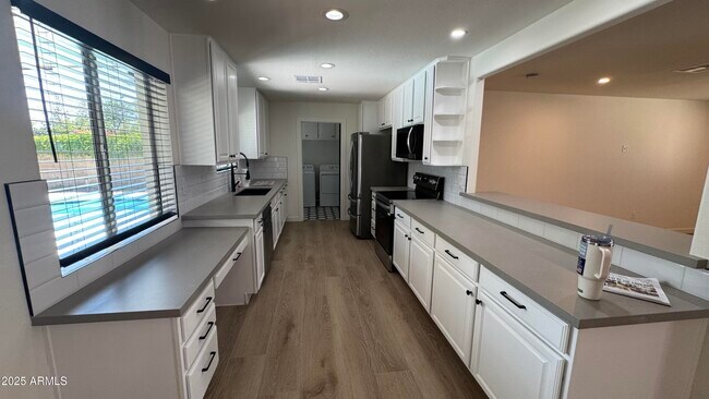 Building Photo - 3109 E Cholla St