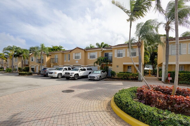 Building Photo - 1040 Lake Shore Dr