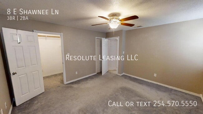 Building Photo - 8 E Shawnee Ln