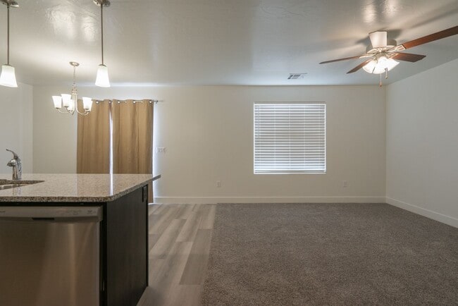Building Photo - Desert Canyons End Unit – 4-Bedroom, 2.5-B...