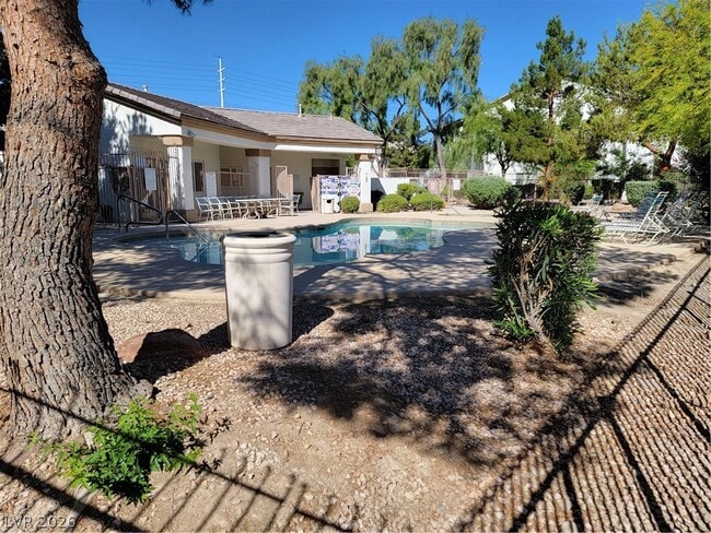 Building Photo - 5650 E Sahara Ave