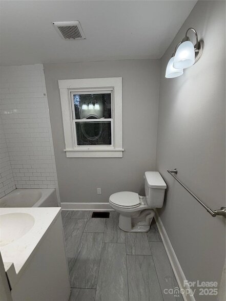 Building Photo - 530 N Mulberry St