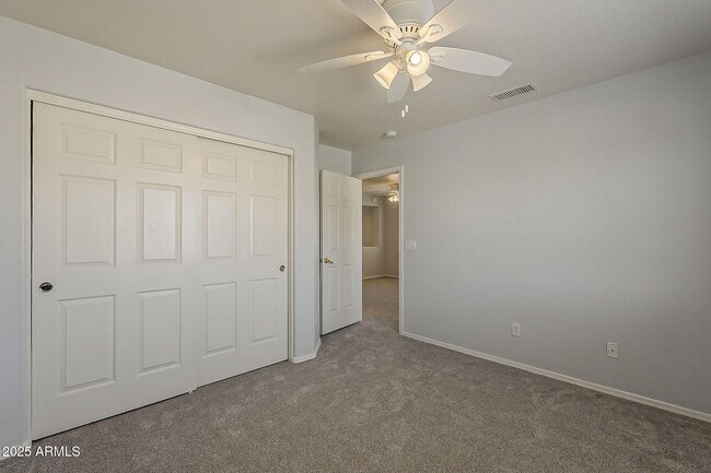 Building Photo - 927 W Azalea Pl