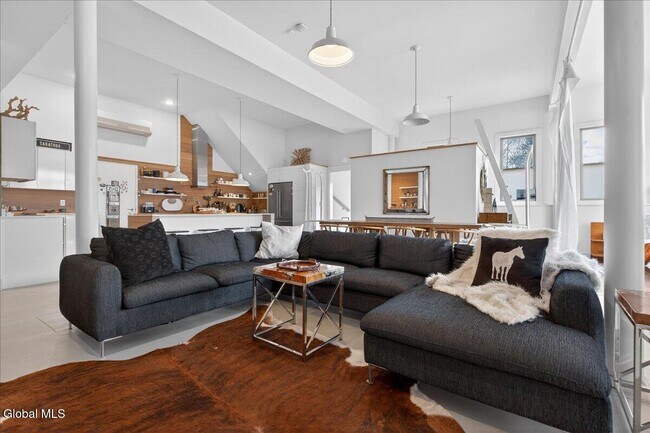 Building Photo - 5 Swanner Ln