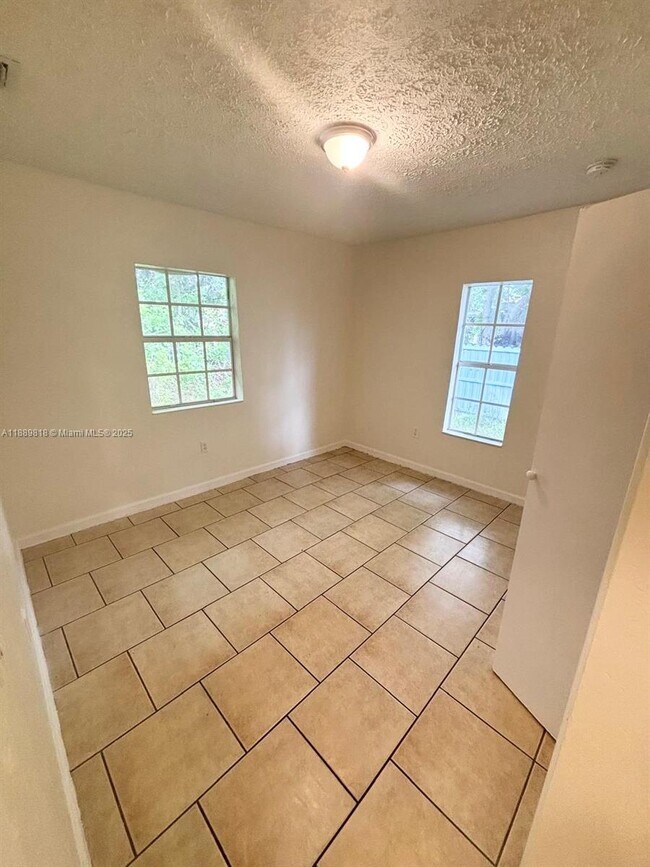 Building Photo - 10621 SW 170th Terrace