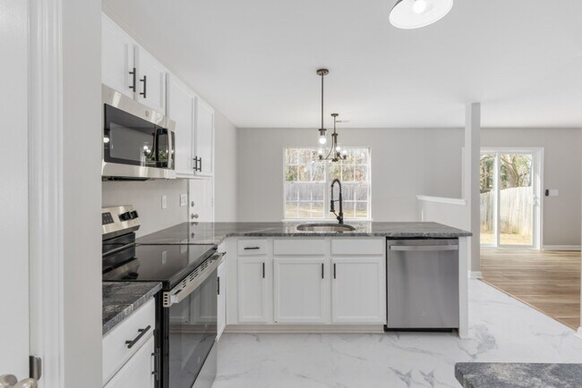 Building Photo - 1021 Aderley Oak Dr