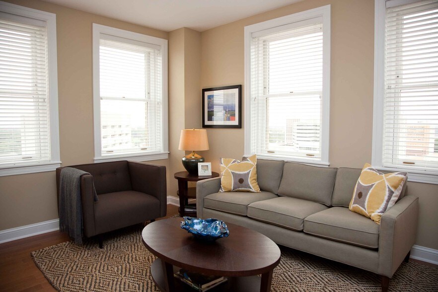 Standard Life Flats 127 S Roach St Jackson MS 39201 Apartment Finder