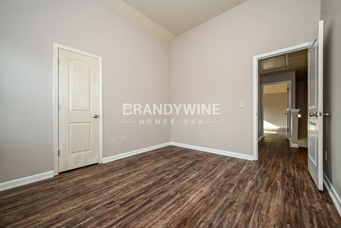 Building Photo - 693 Emporia Loop