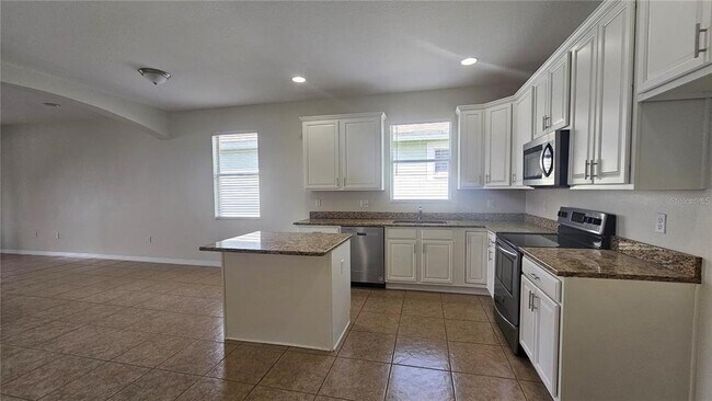 Building Photo - 2528 Ladoga Dr