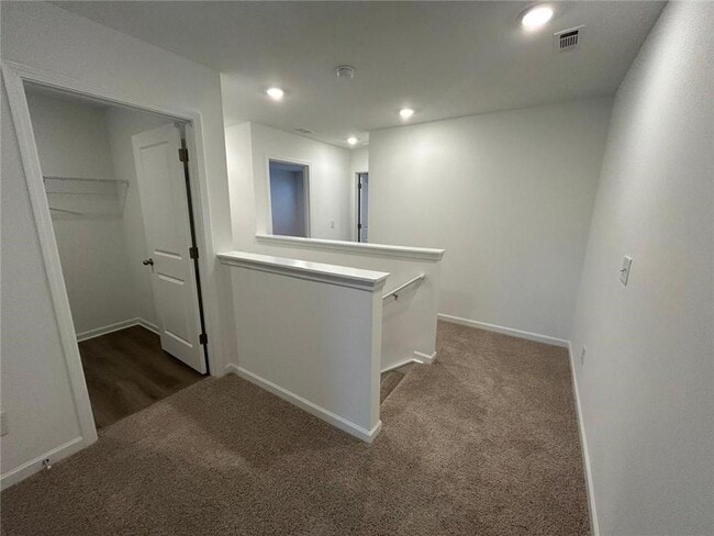 Building Photo - 207 Kinship Dr