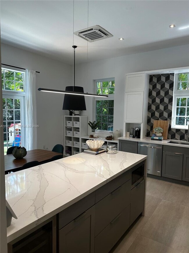 Building Photo - 630 San Lorenzo Ave