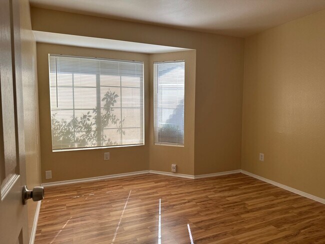 Building Photo - CAA4