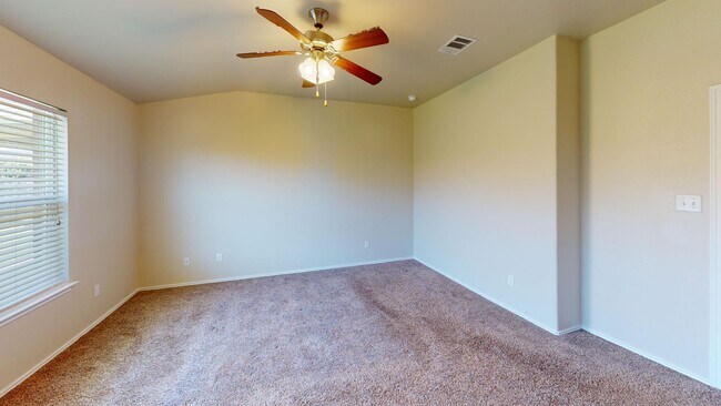 Building Photo - Pre-Holiday Move-In Special!!! Wonderful 3 Bedroom, 2 Bath Home in Highly Desirable Splawn Ranch ...