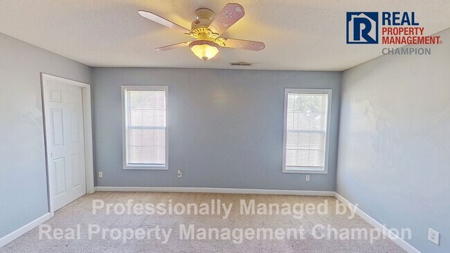 Building Photo - Move-In Ready 4 BD/2.5 BA Near Camp Lejeune w/Fenced Yard and Attached Garage