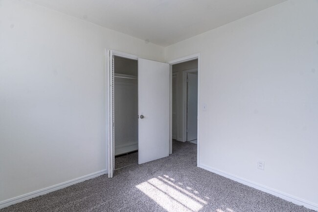 Building Photo - 4 Bedroom Rent to Own Home Available!