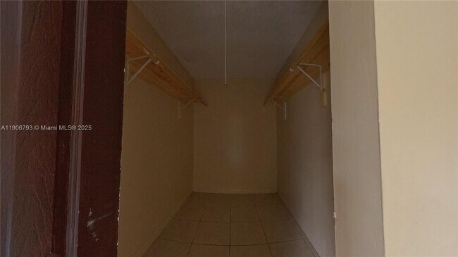 Building Photo - 28210 SW 143rd Ct