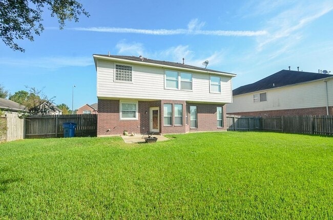 Building Photo - 5961 Whispering Lakes Dr