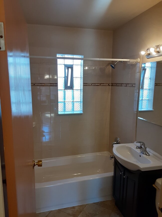 Bathroom - 6945 Stanley Ave