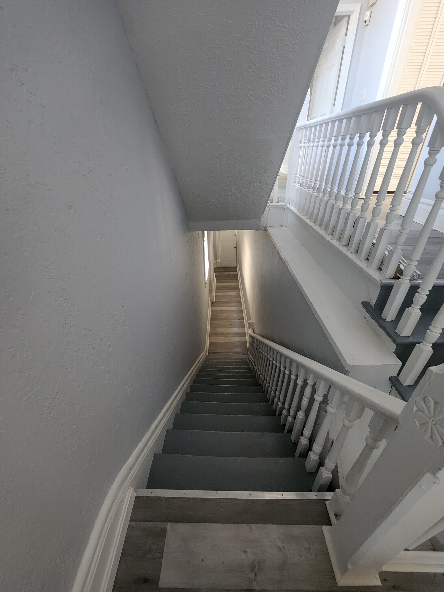 Entry hallway - 1036 S 7th St