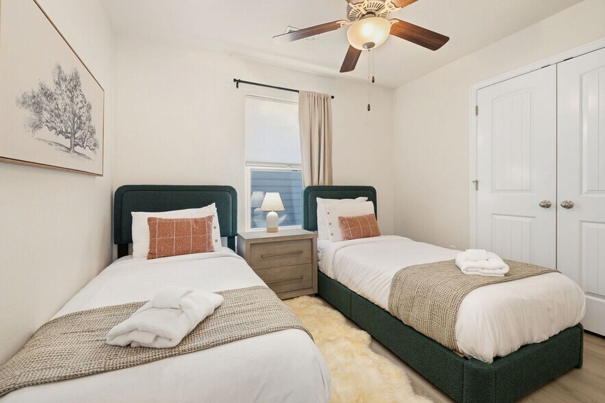 Building Photo - 3813 W Pawnee Rd