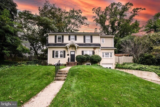 Building Photo - 6014 Fort Hunt Rd