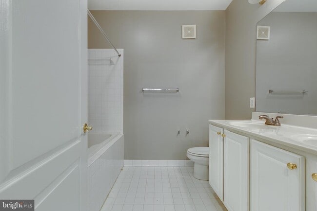 Building Photo - 2111 Ganton Green